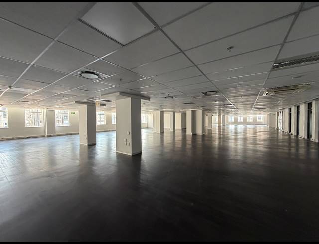 990M² BUILDING TO LET IN CAPE TOWN CITY CENTRE